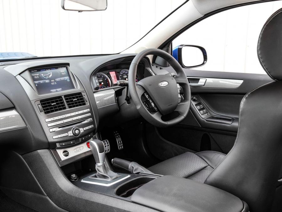 Интерьер FPV GS 2012 года  (фото 15 из 16)